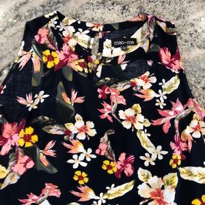 Floral sleeveless shirt